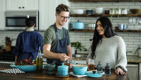 Food Trends: How to Make Them Work for Your Brand (man and woman in kitchen)